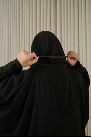 عباية سديري مفتوحه بطقطق راس كتف (كم فراشه)قماش الرزه
