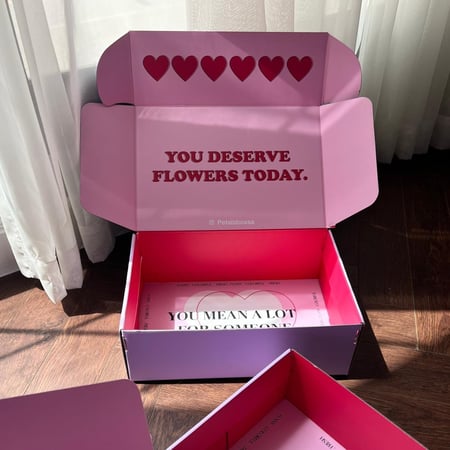 RED ROSE VASE BOX
