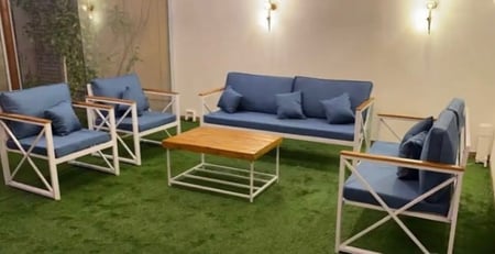 طقم جلسة حديد أبيض مع خشب لسبع أشخاص (ضرب)