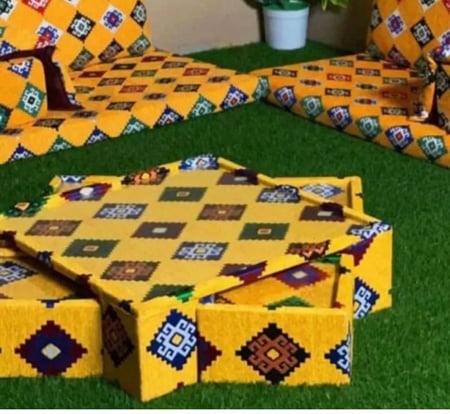 طقم طاولة ارضي (القماش حسب اللطلب)