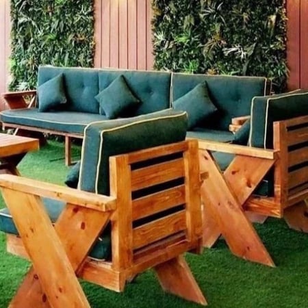 خيط أبيض أو أسود يضاف حول مراتب الجلسة