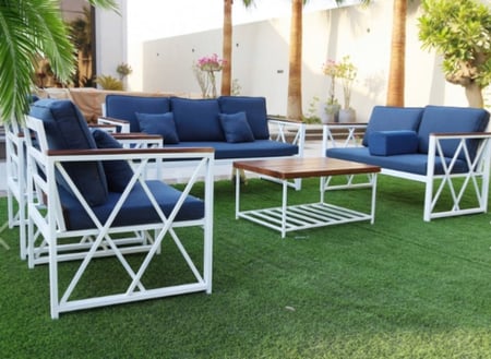 طقم جلسة  حديد أبيض مع خشب لسبع أشخاص (ضربين)