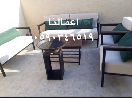 طقم جلسة حديد أسود مع خشب لسبع أشخاص (ضرب)