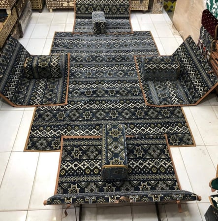 طقم جلسة بر وبحر ابيض يكفي 8 أشخاص