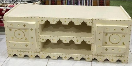 طاولة تلفزيون تراثية متر و٥٠ سم