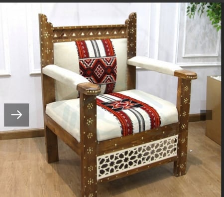 طقم جلسة خشب لسبع أشخاص (تصميم تراثي)