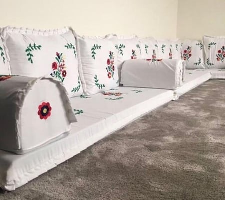 طقم جلسة تطريز ورود