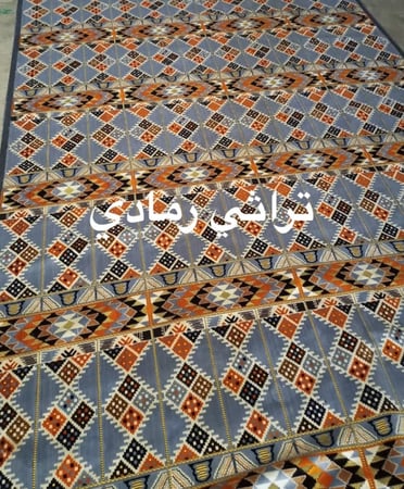 طقم طاولة ارضي (القماش حسب اللطلب)