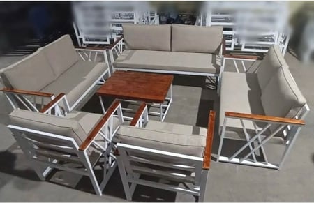 طقم جلسة  حديد أبيض مع خشب لسبع أشخاص (ضربين)