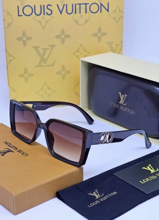 نظارات لويس فيتون مع الملحقات