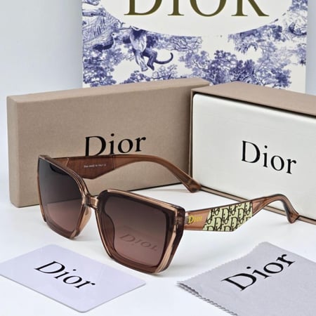 نظارات ديور مع الملحقات