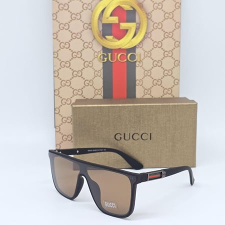 نظارات قوتشي مع الملحقات