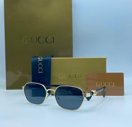 نظارات قوتشي مع الملحقات