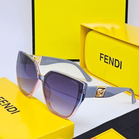 نظارات فندي مع الملحقات