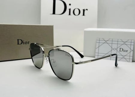 نظارات ديور مع الملحقات