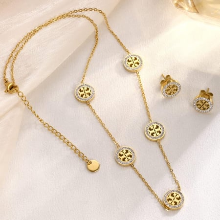 اكستسورات توري مع الملحقات