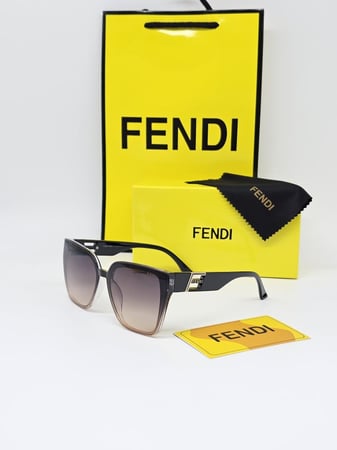 نظارات  فندي مع الملحقات