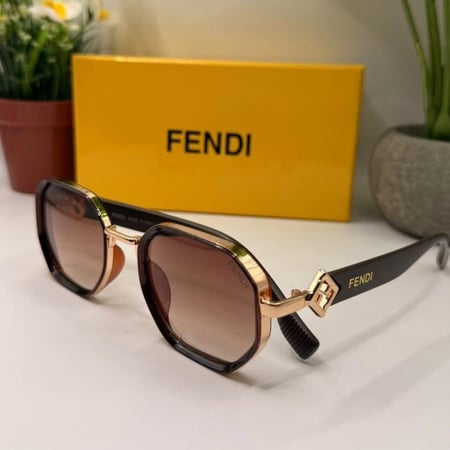 نظارات فندي  مع الملحقات