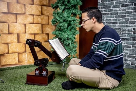 حامل مصحف خشبي قابل للطي والتعديل استخدام مريح وسهل التركيب