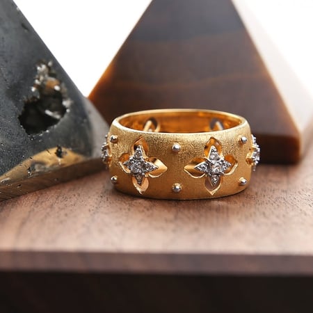 خاتم ذهبي ڤنتج تصميم ايطالي يدوي مطعّم بالزركون