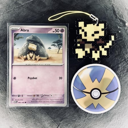ميدالية أبرا صناعة يدوية Abra Retro Pixel Keychain Charm Handmade