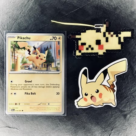 ميدالية بيكاتشو صناعة يدوية Pikachu Retro Pixel  Keychain Charm Handmade