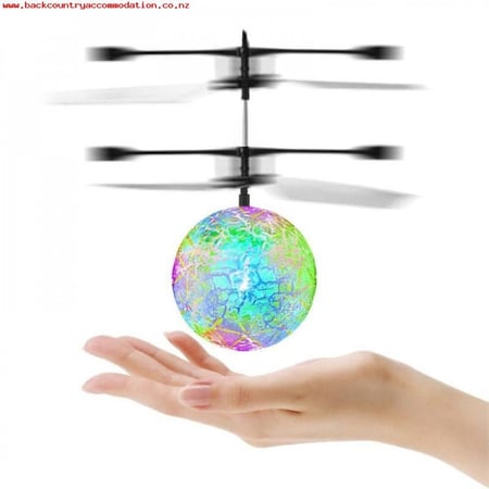 طائرة بحساس على شكل كرة ملونة مضيئة