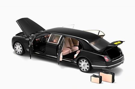 RARE Used Bentley Mulsanne Grand Limousine Mulliner Black 1:18 Almost Real 830602