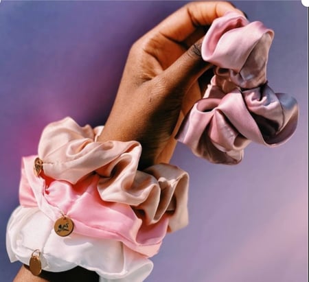 ربطات ساتان حريري ناعم درجة اولى عدد 4 الوان صنع في الصين