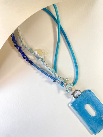 حامل بطاقة | ID holder