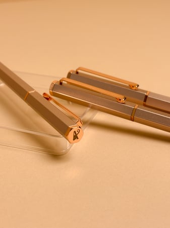 قلم حبر | ink pen