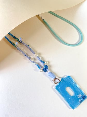 حامل بطاقة | ID holder