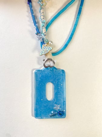 حامل بطاقة | ID holder
