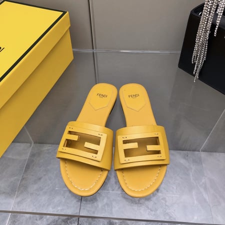 Fendi slippers