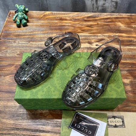 Gucci sandals