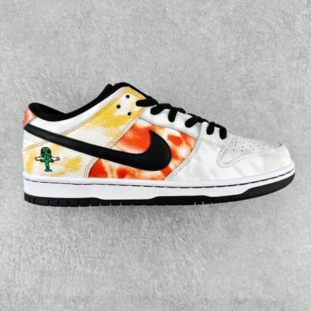 ‏Nike Dunk Low