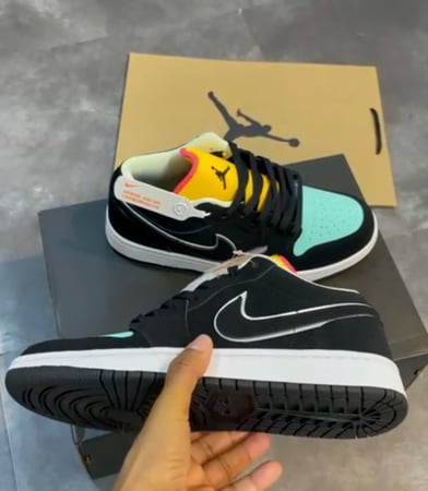 Air Jordan 1 Low SE Aurora Green
