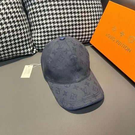 كاب لويس فيتون لون كحلي (ماستر كوليتي)