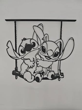لوحة ديكورية بتصميم شخصية Stitch – لمسة كرتونية مرحة على جدرانك