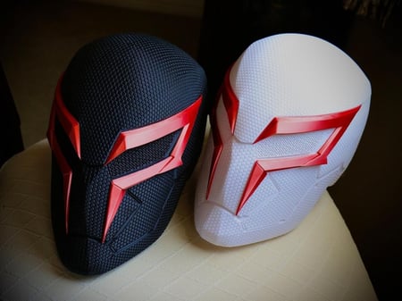 ستاند قناع سبايدر مان 2099