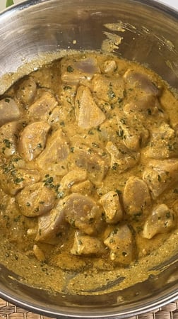 صدور دجاج بتتبيلة الزبادي