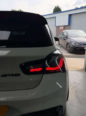 BMW 1 Series F21 2015-2018 شمعات خلفية غامق مطورة تقنية OLED