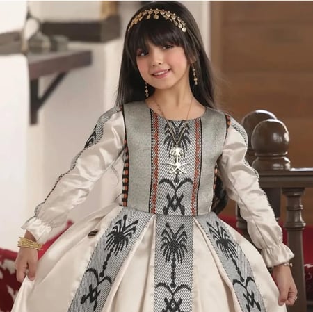 فستان بناتي يوم التأسيس