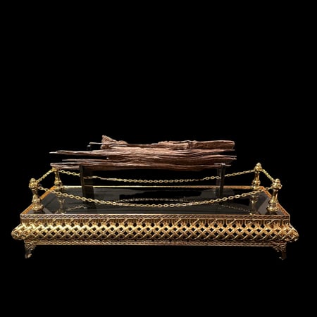 بوكس إهداء فاخر أكريلك قاعدة خشبية مذهبة ( حجم وسط )  - عود طبيعي هندي آسام