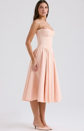 فستان كورسيه متوسط ​​الطول من هاوس اوف سي بي