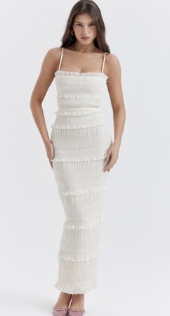 فستان باللون العاجي مزين بالترتر من هاوس اوف سي بي