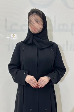 عبايه الفريده بليزر مبطنه بتدخيلات شك اسود فخم