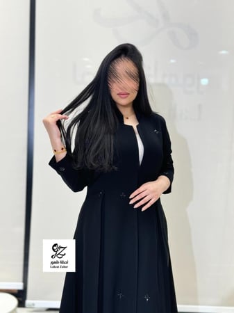 عبايه الفريده بليزر مبطنه بتدخيلات شك اسود فخم