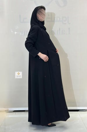 عبايه الفريده بليزر مبطنه بتدخيلات شك اسود فخم