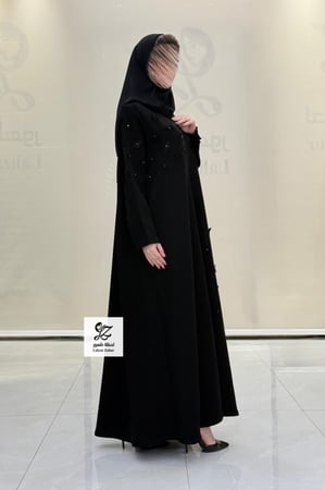 عبايه نور نص كلوش بقماش سيراميك اصلي بتدخيل شك اسود ناعم